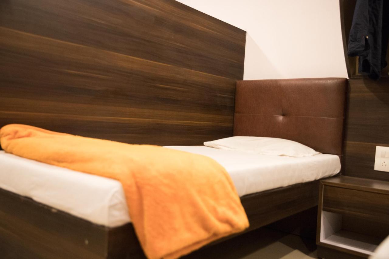 Hotel Alibaba Βομβάη Εξωτερικό φωτογραφία