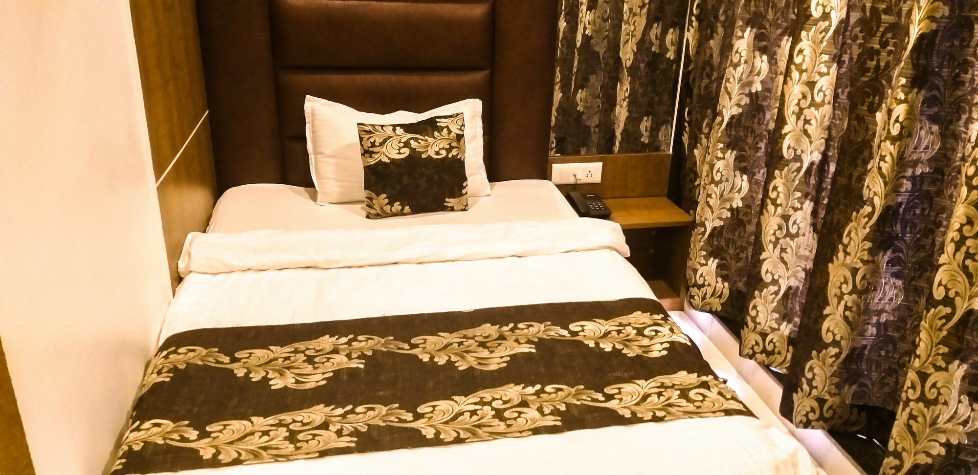 Hotel Alibaba Βομβάη Εξωτερικό φωτογραφία